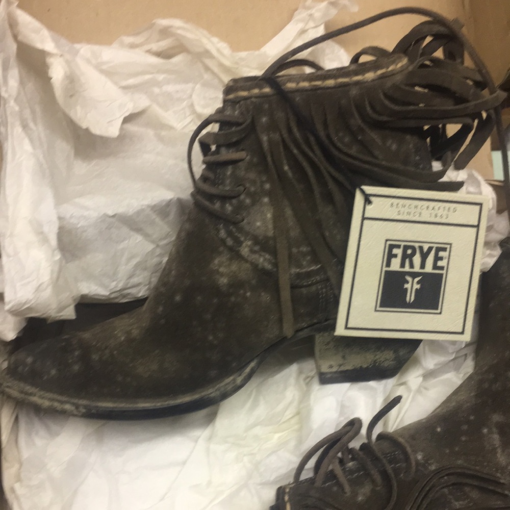 FRYE Brown Distressed Leather Lace-Up Fringe Ankle Boots